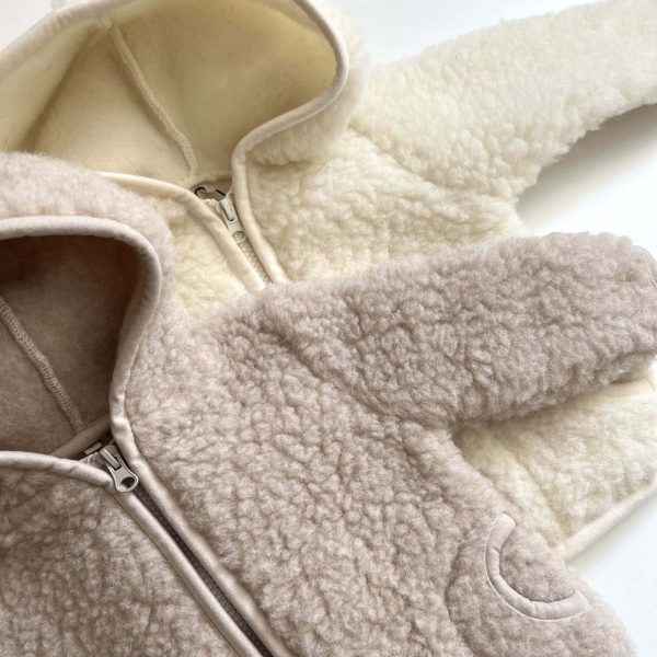 Babymantel aus Wolle von Basic Brand Woolskins ecru