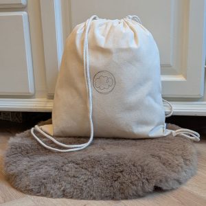 woolskins-extra-vulling-wolbolletjes-voedingskussen