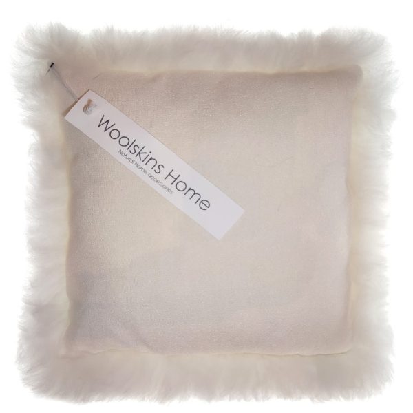 Interieurdecoratie schapenvacht en kussens – duurzaam Europees wolproduct Woolskins Interieurdecoratie schapenvacht en kussens – duurzaam Europees wolproduct Woolskins