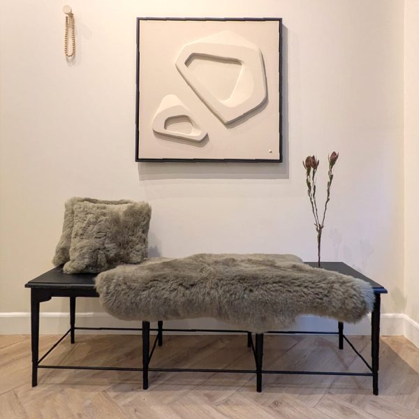 Interieurdecoratie schapenvacht en kussens – duurzaam Europees wolproduct Woolskins Interieurdecoratie schapenvacht en kussens – duurzaam Europees wolproduct Woolskins